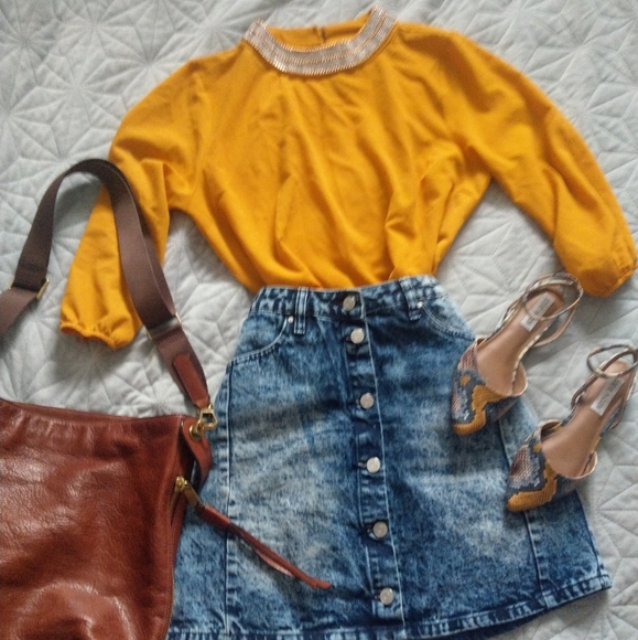 XL Mustard yellow blouse with collar - Picture 11 of 11